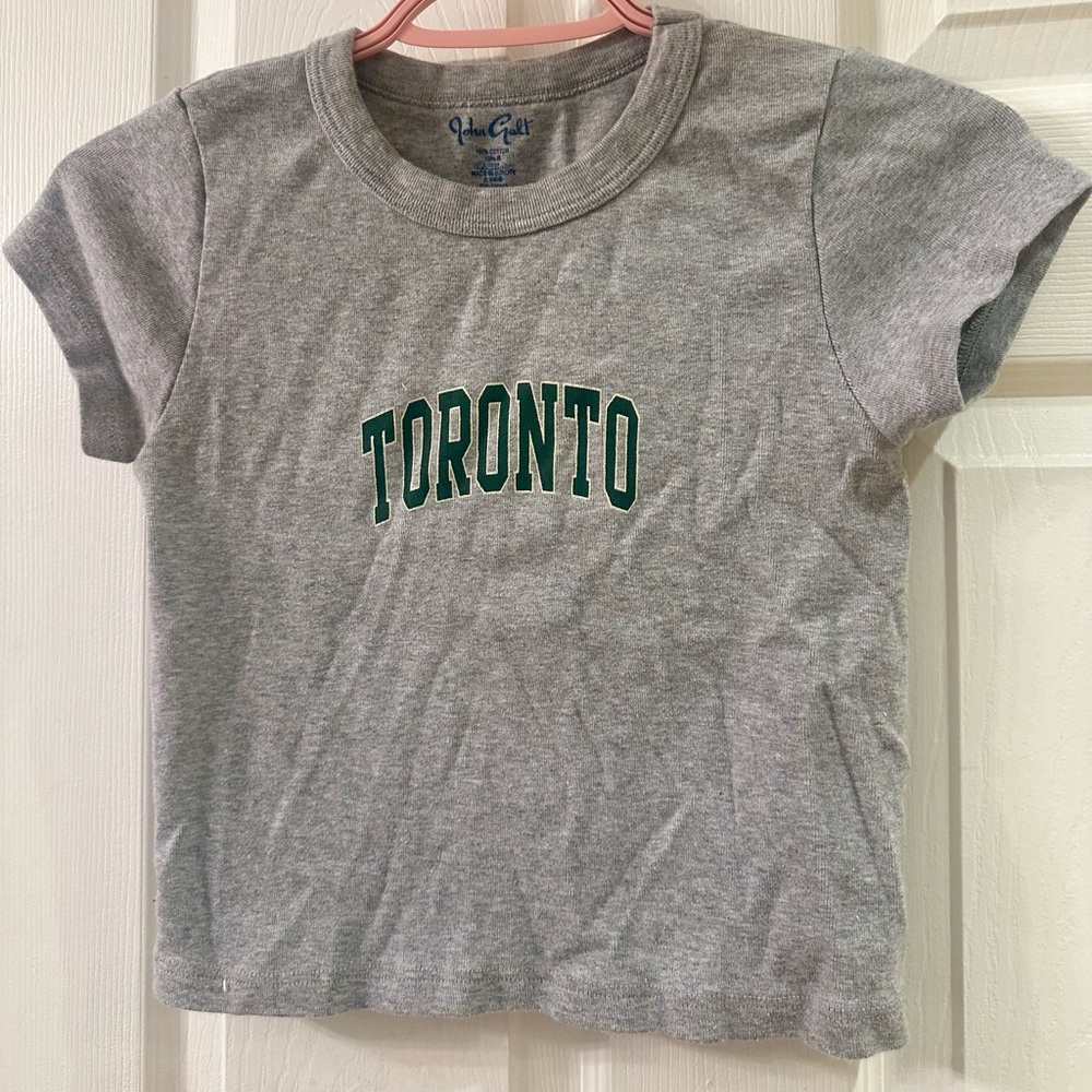 brandy melville crop tee toronto graphic